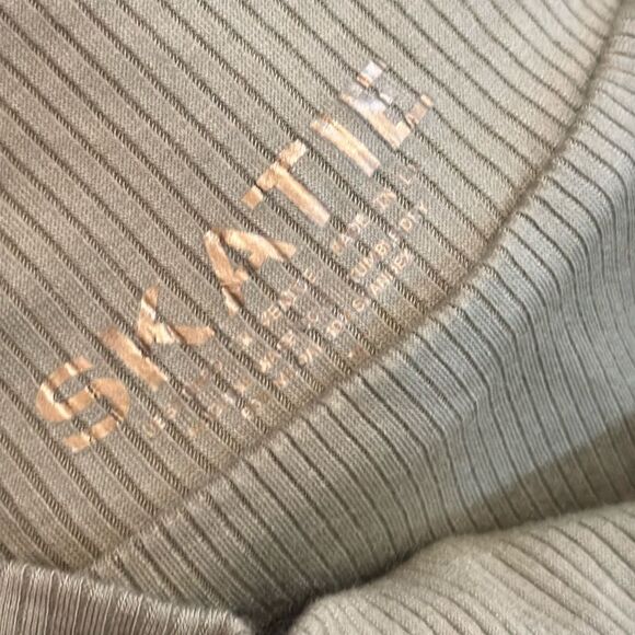 SKATIE SERENA SKIRT RIBBED IN GREEN NWT M - Picture 4 of 5